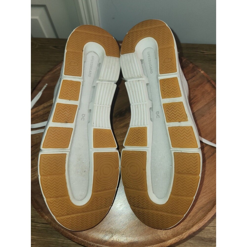 The Roger Clubhouse by On, Men's US Size 9.5, white leather sneakers - Picture 6 of 16